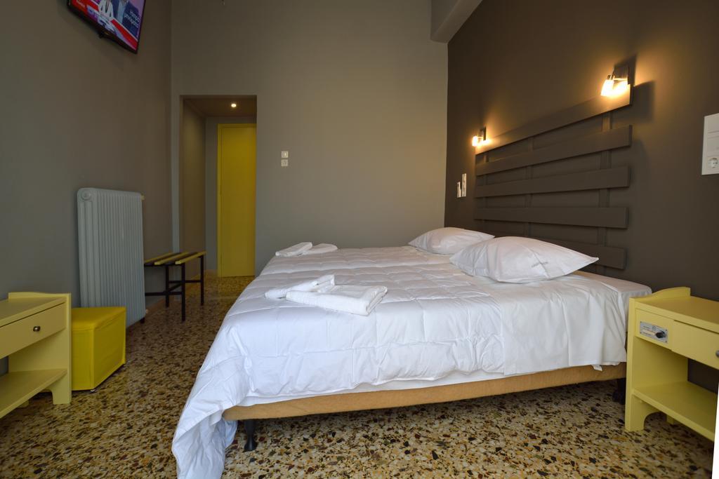 Leonidaion Guesthouse 올림피아 객실 사진 A room at the hotel