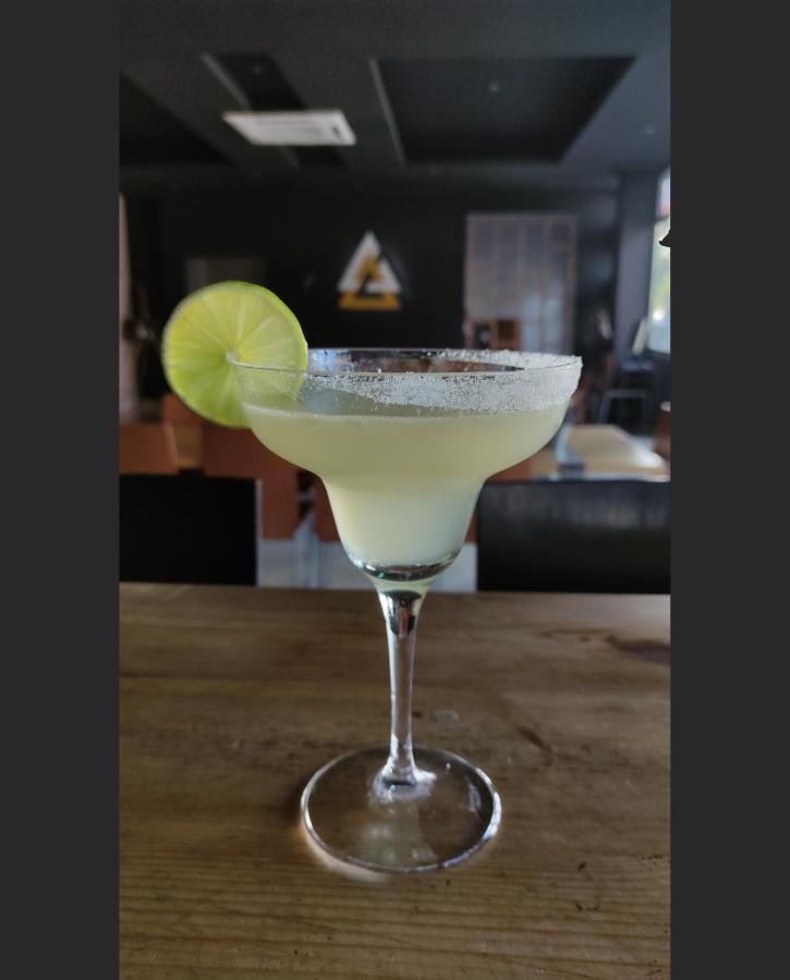 Leonidaion Guesthouse 올림피아 외부 사진 Margarita cocktail
