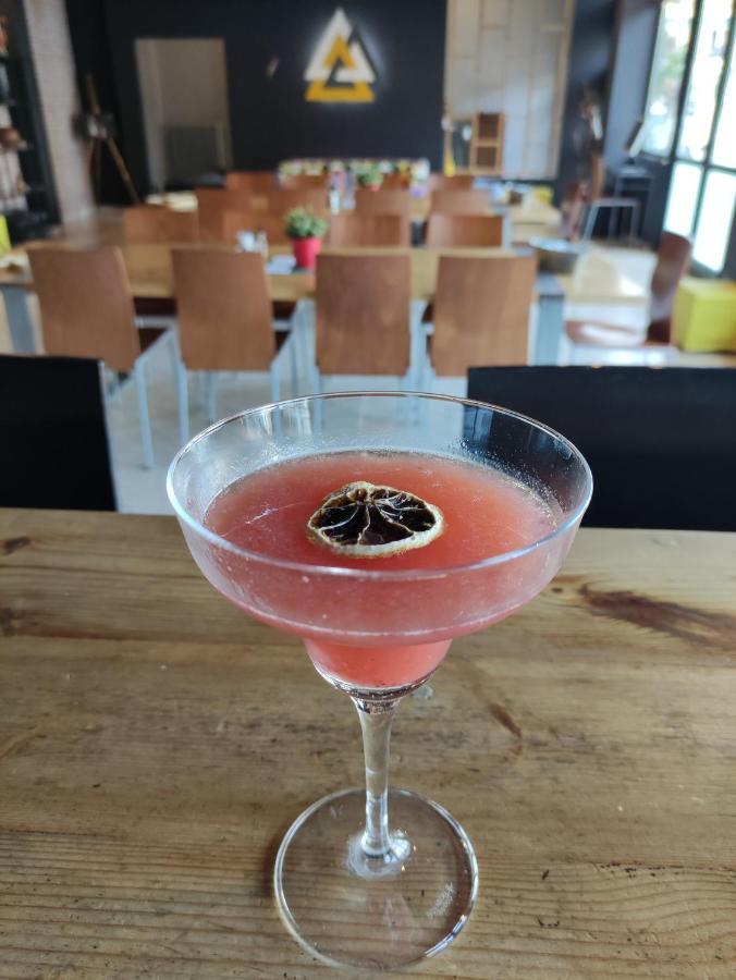 Leonidaion Guesthouse 올림피아 외부 사진 A Clover Club cocktail