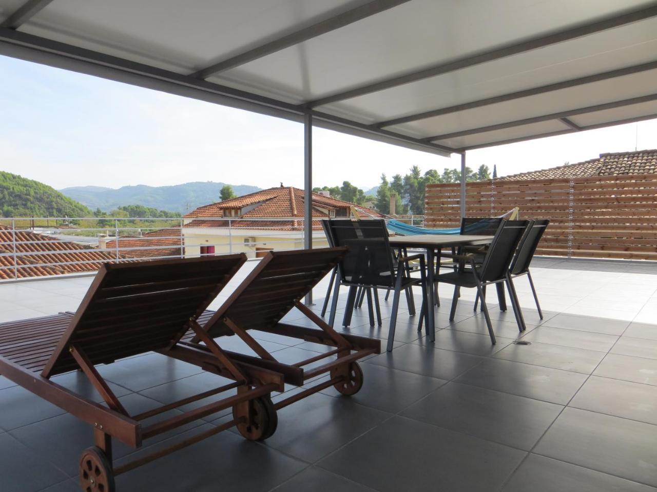 Leonidaion Guesthouse 올림피아 외부 사진 Rooftop terrace