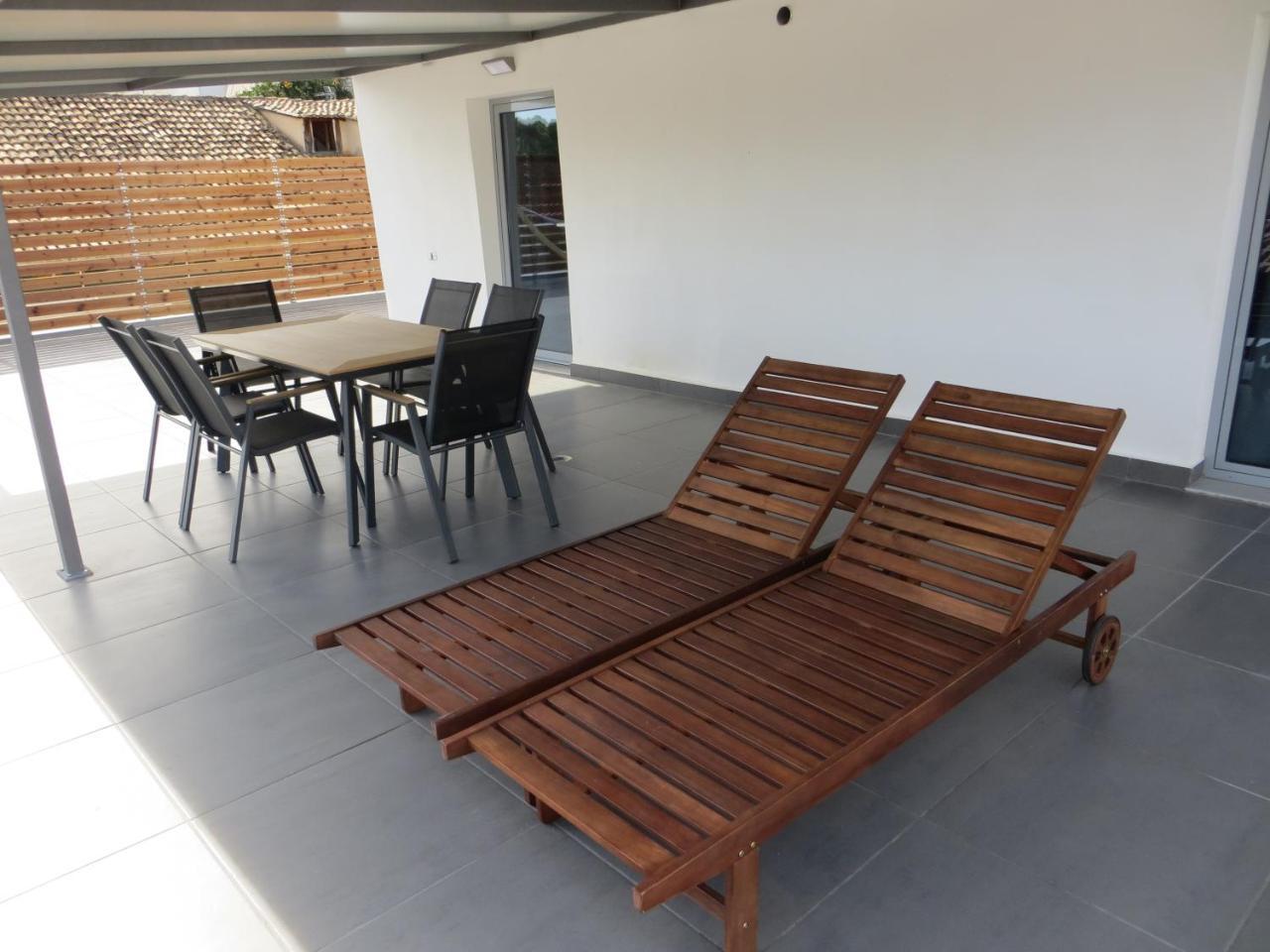 Leonidaion Guesthouse 올림피아 외부 사진 Outdoor furniture